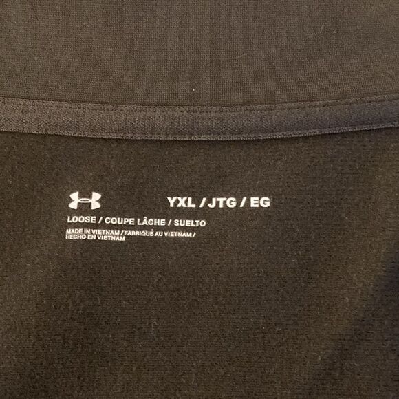 Under Armour Boys Full Zip Jacket in Dark Green with Black Detail. Size YXL. - Picture 8 of 10